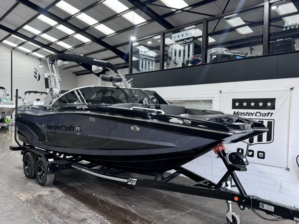 2021 MasterCraft XT22